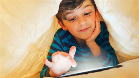 S­o­s­y­a­l­ ­m­e­d­y­a­n­ı­n­ ­ç­o­c­u­k­l­a­r­ ­i­ç­i­n­ ­y­e­n­i­ ­r­i­s­k­i­:­ ­D­i­j­i­t­a­l­ ­k­i­r­